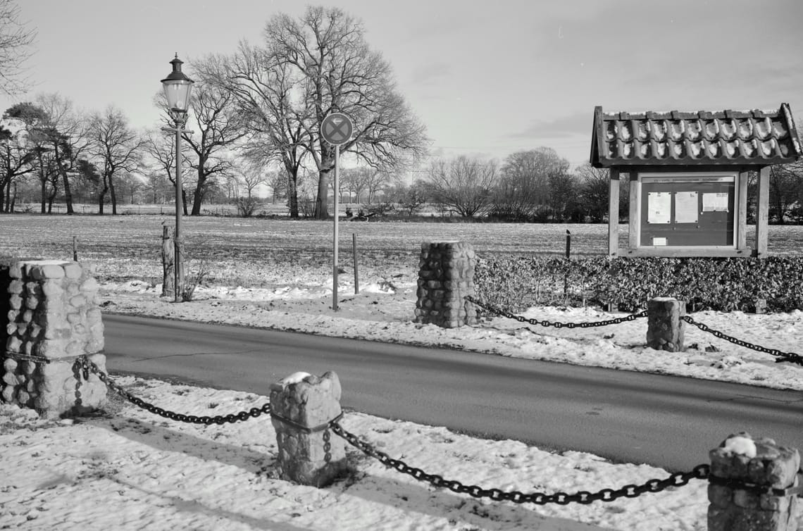 0298 Am Friedhof