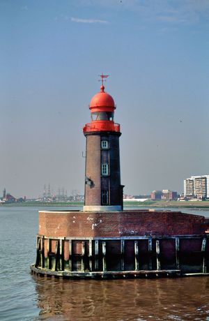 0108 - Leuchtturm bei Bremerhaven.