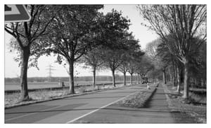 0422 Schönemoorer Landstraße mit Joggerin